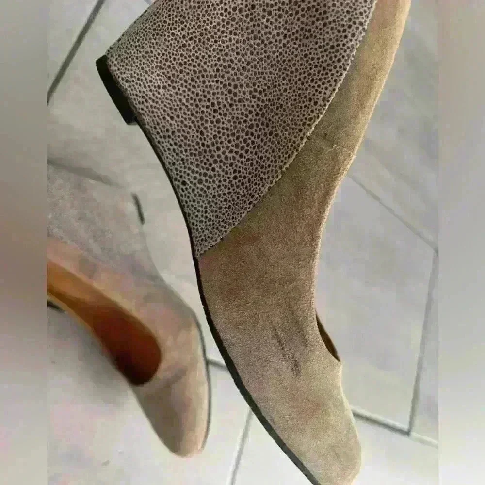 Audrey Brooke Daphne Khaki Tan Brown Leather Lizard Print Wedge Heel Shoe Sz 9